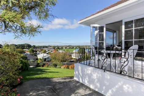 Photo of property in 114 Belt Road, New Plymouth, 4310