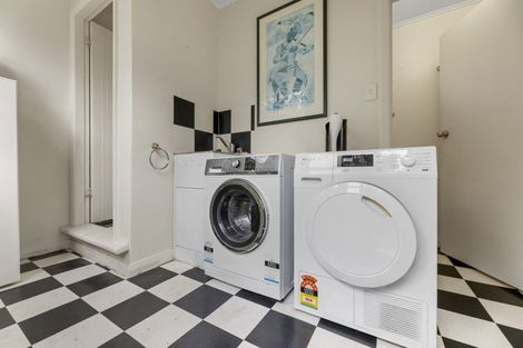 Photo of property in 2 Downes Road, Roseneath, Port Chalmers, 9023