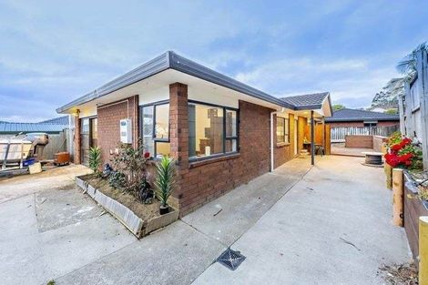 Photo of property in 2/27 Kopara Place, Clendon Park, Auckland, 2103