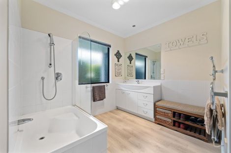 Photo of property in 12 Holmwood Park Drive, Morrinsville, 3300