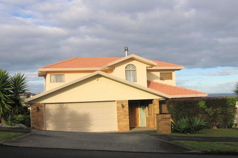 Photo of property in 53 Ribbonwood Crescent, Goodwood Heights, Auckland, 2105
