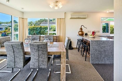 Photo of property in 104 Oriel Avenue, Tawa, Wellington, 5028