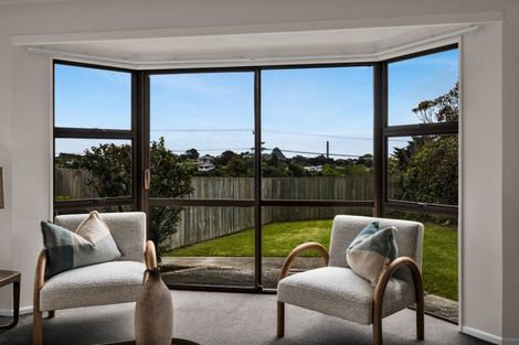 Photo of property in 2/153 Tukapa Street, Westown, New Plymouth, 4310