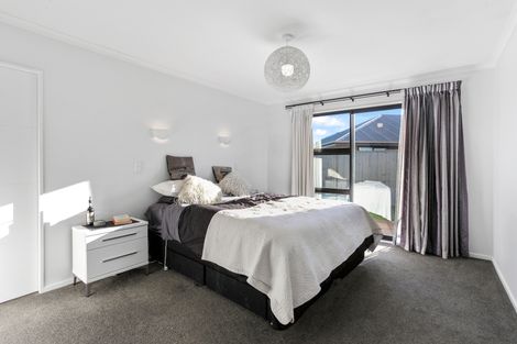 Photo of property in 16 Little Oaks Drive, Yaldhurst, Christchurch, 8042