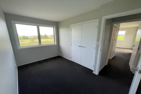 Photo of property in 32 Canal Road West, Waitakaruru, Ngatea, 3576