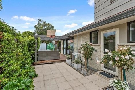 Photo of property in 1/20 Montclare Avenue, Ilam, Christchurch, 8041