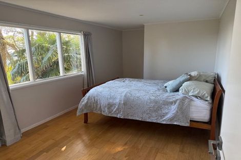 Photo of property in 266 Whangaparaoa Road, Red Beach, 0932