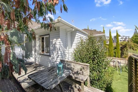 Photo of property in 1/17 Lyons Avenue, Murrays Bay, Auckland, 0630