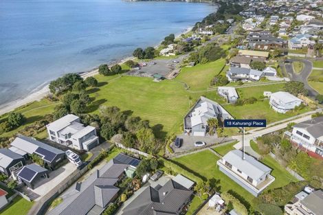 Photo of property in 18 Kahurangi Place, Snells Beach, 0920