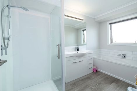 Photo of property in 4 Mckerrow Place, Featherston, 5710