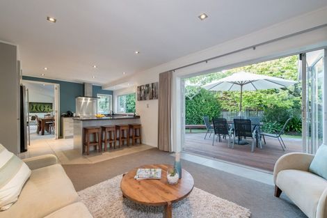Photo of property in 7 Christensen Place, Forrest Hill, Auckland, 0620