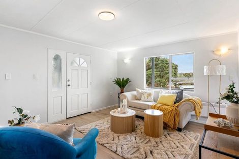 Photo of property in 3 Imperial Place, Henderson, Auckland, 0612