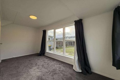 Photo of property in 11 Wainhouse Street, Stokes Valley, Lower Hutt, 5019