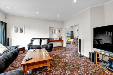 Photo of property in 19 George Street, Hawera, 4610