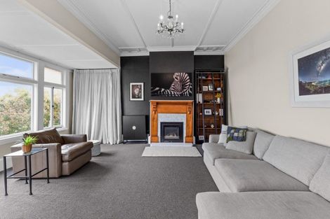 Photo of property in 10 Cobden Road, Bluff Hill, Napier, 4110