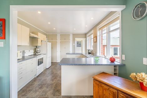 Photo of property in 130 Stokes Valley Road, Stokes Valley, Lower Hutt, 5019