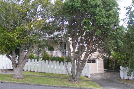 Photo of property in 40 Richmond Avenue, Northcote Point, Auckland, 0627