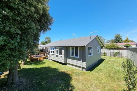 Photo of property in 91 Aquarius Drive, Kawaha Point, Rotorua, 3010