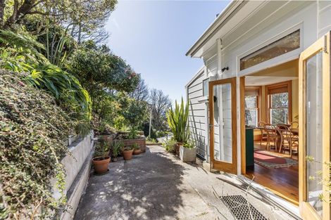 Photo of property in 37 Patanga Crescent, Thorndon, Wellington, 6011