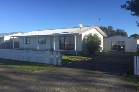 Photo of property in 84 Maplesden Drive, Clendon Park, Auckland, 2103