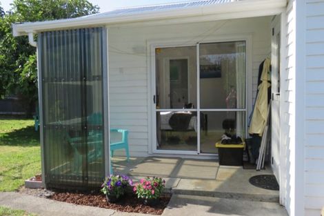 Photo of property in 15 Ferry Street, Foxton Beach, Foxton, 4815