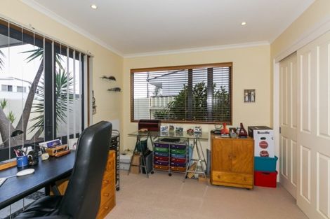Photo of property in 15 Charles Street, Westshore, Napier, 4110