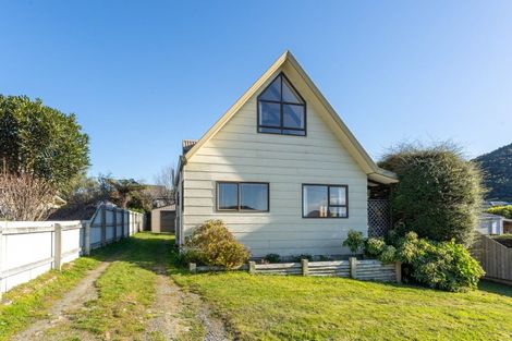 Photo of property in 4a Beach Road, Waikawa, Picton, 7220