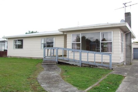 Photo of property in 11 Heather Street, Levin, 5510