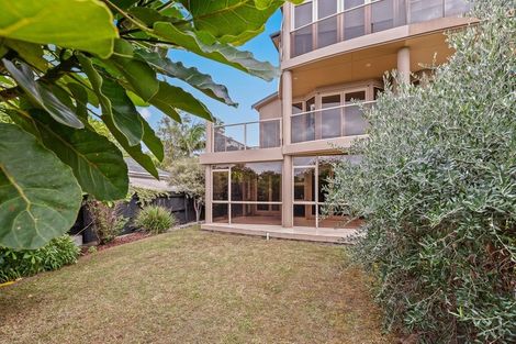 Photo of property in 2/31 Princes Street, Northcote Point, Auckland, 0627