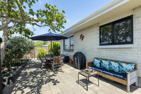 Photo of property in 18 Neeve Road, Taradale, Napier, 4112
