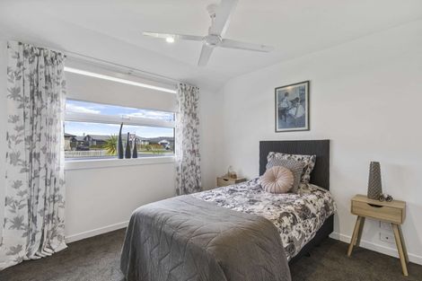 Photo of property in 1 Wahaika Way, Papamoa Beach, Papamoa, 3118