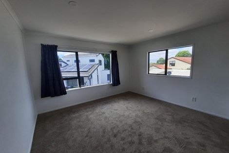 Photo of property in 32 Hadley Wood Drive, Wattle Downs, Auckland, 2103