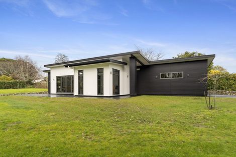 Photo of property in 112 Kawiu Road, Levin, 5510