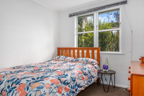 Photo of property in 136 Driver Crescent, Cannons Creek, Porirua, 5024