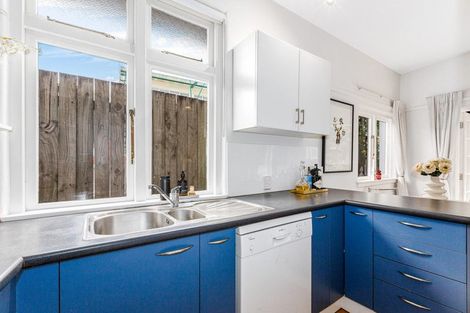 Photo of property in Hobson Flats, 4/1 Hobson Street, Pipitea, Wellington, 6011