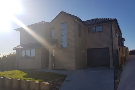 Photo of property in 33 Carole Crescent, Pakuranga, Auckland, 2010