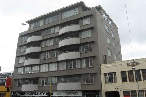 Photo of property in Grandstand Apartments, 37/80 Kent Terrace, Mount Victoria, Wellington, 6011