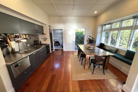 Photo of property in 11 Mcintyre Avenue, Mount Victoria, Wellington, 6011