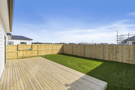 Photo of property in 24 Woven Place, Karaka, Papakura, 2113