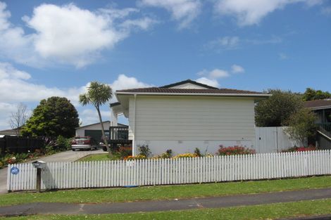 Photo of property in 18 Bundena Place, Clendon Park, Auckland, 2103