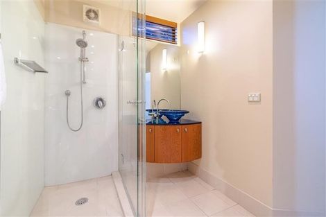 Photo of property in 11 Waimana Avenue, Northcote Point, Auckland, 0627