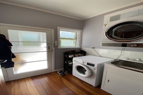 Photo of property in 15 Mertoun Terrace, Highbury, Wellington, 6012