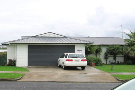 Photo of property in 138 Tiraumea Drive, Pakuranga, Auckland, 2010