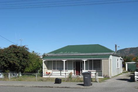 Photo of property in 25 Coronation Street, Waimate, 7924