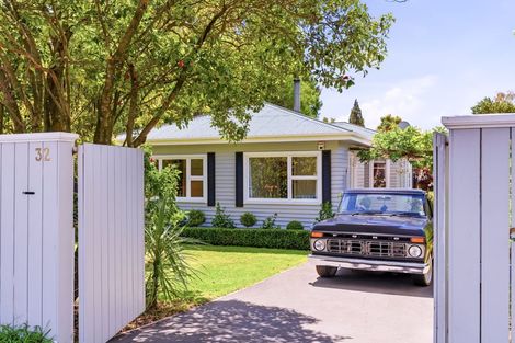 Photo of property in 32 Martindales Road, Heathcote Valley, Christchurch, 8022