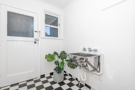 Photo of property in 37 Mana Avenue, Titahi Bay, Porirua, 5022