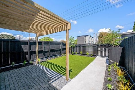 Photo of property in 1/721 Te Atatu Road, Te Atatu Peninsula, Auckland, 0610