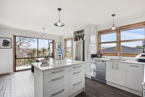 Photo of property in 16 Trentham Road, Papakura, 2110