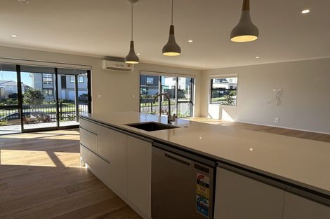 Photo of property in 2 Kuku Avenue, Red Beach, 0932