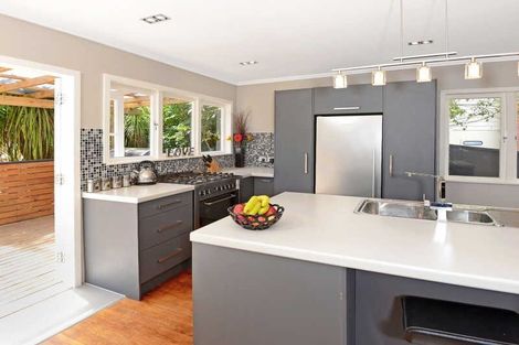 Photo of property in 56 Saffron Street, Birkdale, Auckland, 0626